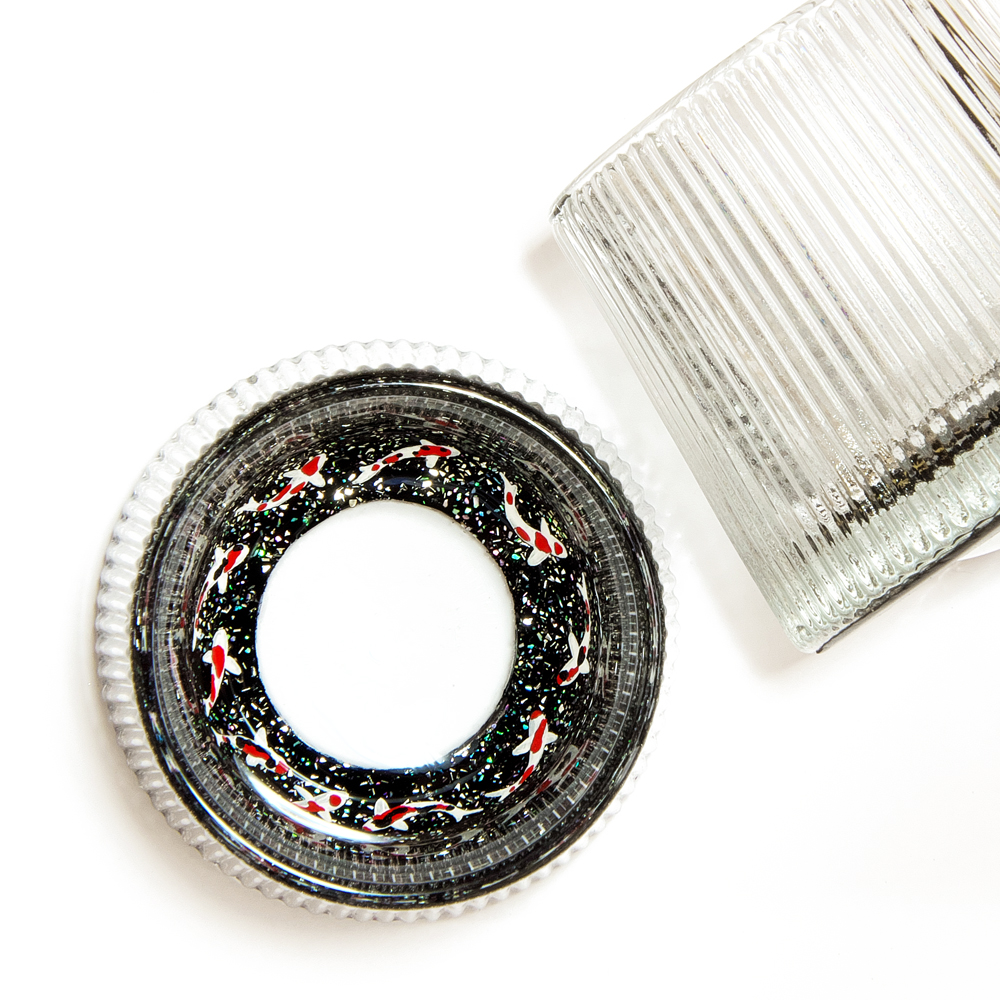 鯉が泳ぎ回るスピングラス